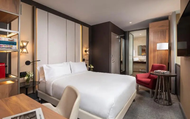 Deluxe Double room with city view