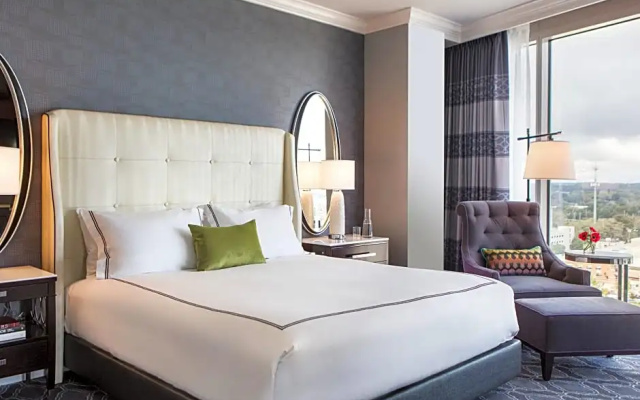 Standard room with park view