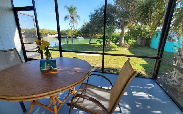 1 Bedroom Classic Bungalow