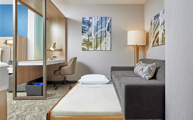 Hearing Accessible Double Suite