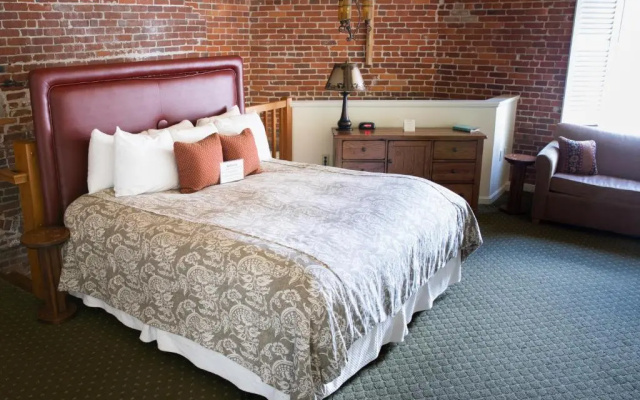 2 Bedrooms Suite
