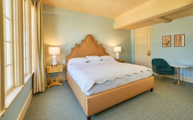 Deluxe Double room with city view