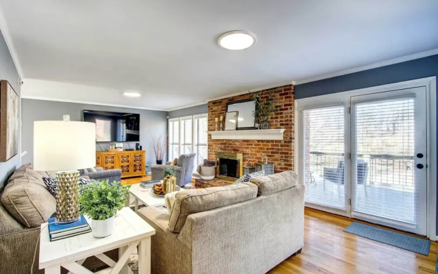 4 Bedrooms Cottage with balcony