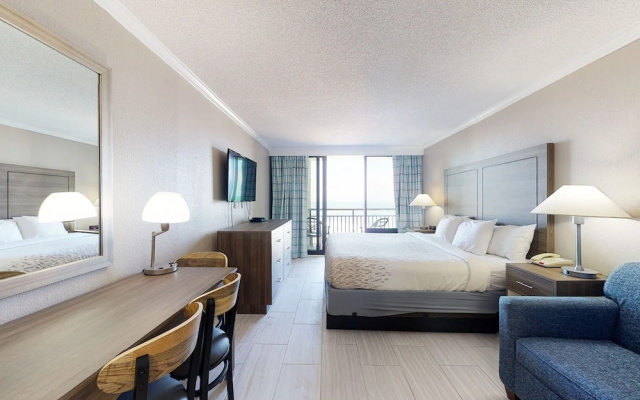 Deluxe Double Studio with balcony and oceanfront