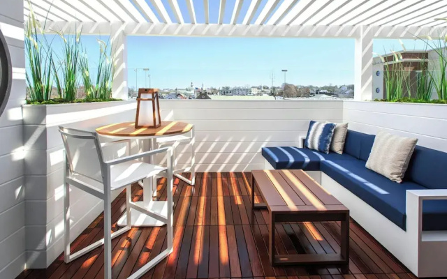 Standard Double room with balcony and with city view