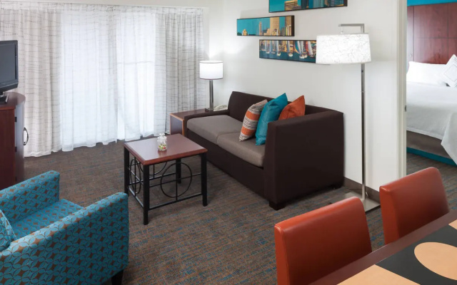 2 Bedrooms Suite with lake view