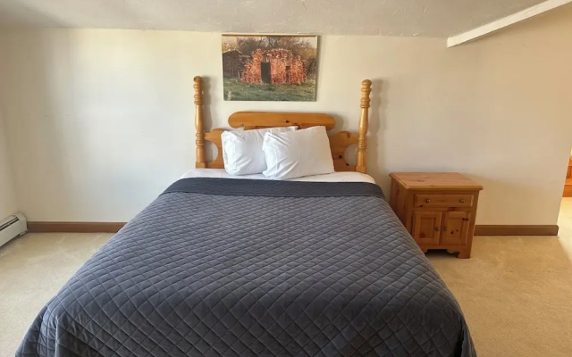 4 Bedrooms Cottage