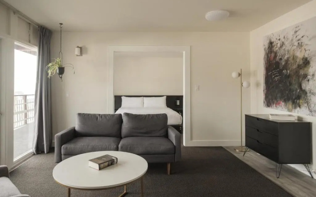 Suite with balcony
