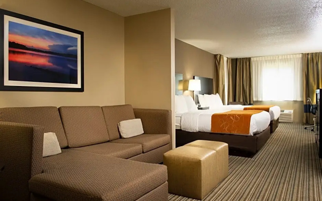 Suite with lake view