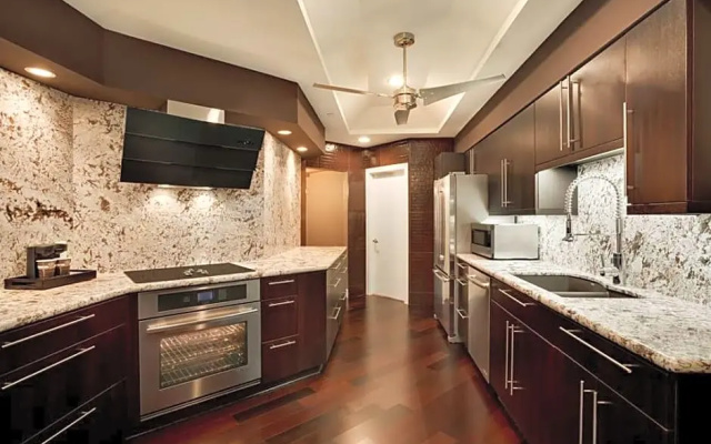 2 rooms Presidential Suite