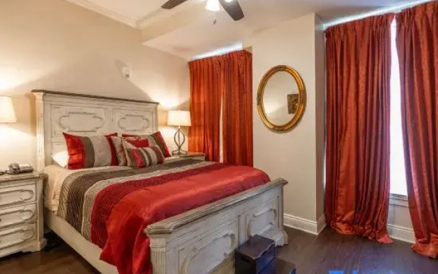 Deluxe Suite