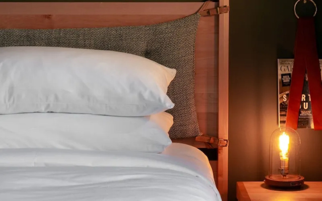 2 Bedrooms room