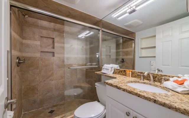 Standard room with pool view