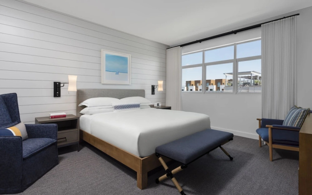 Grand Double Ocean Suite with partial ocean view
