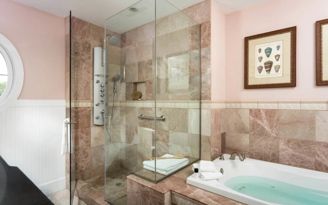 Grand Double Suite with water view