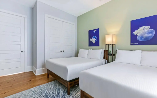 5 Bedrooms Standard Family room