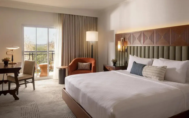 Deluxe Hill Country View room
