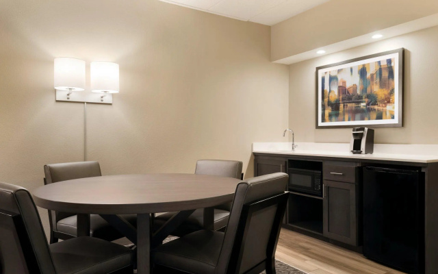 Presidential Double Suite with river view