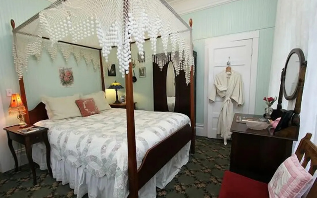 Standard Double room with garden view