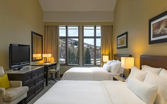 Standard room with mountain view