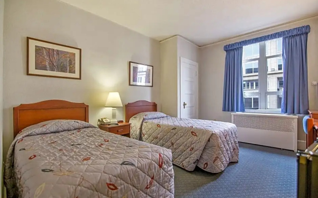 Deluxe Suite