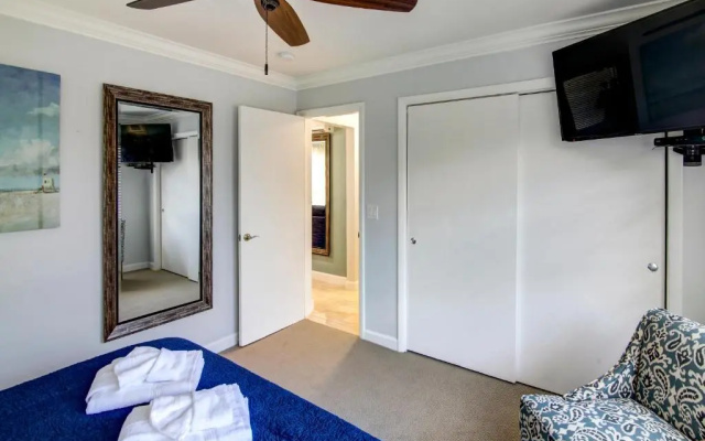 2 Bedrooms Apartment