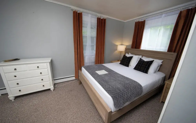 Deluxe Double Basement room