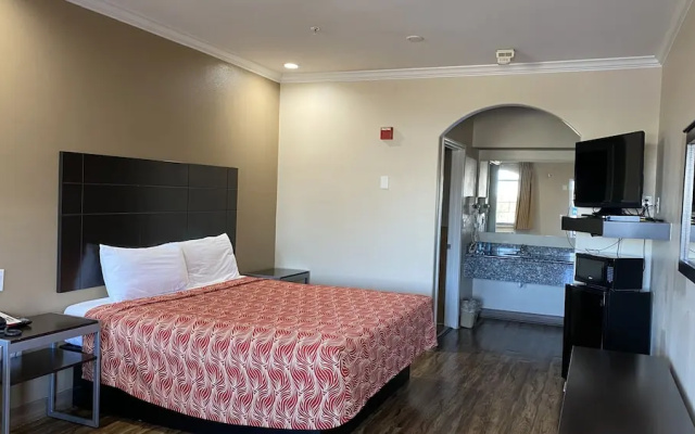 Economy room