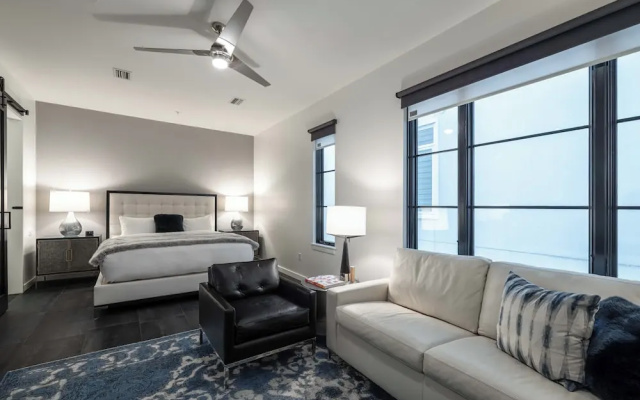2 Bedrooms Superior Studio
