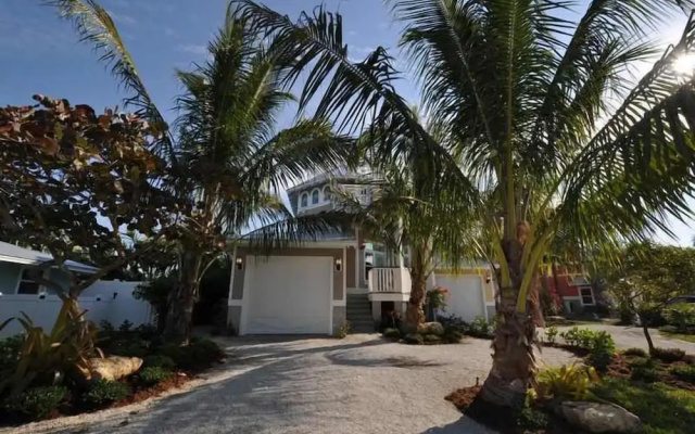 4 Bedrooms Luxury Cottage