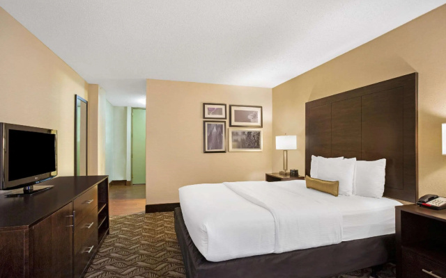 Standard Double room with city view