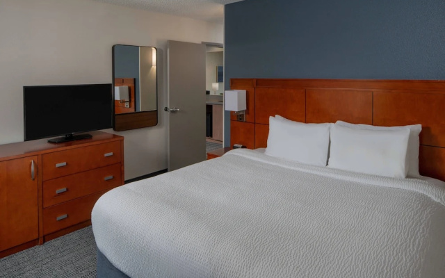 1 Bedroom Suite with courtyard view
