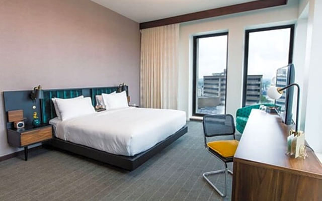 Cherry Accessible Double Suite