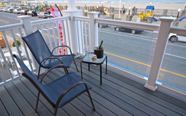 Quadruple Suite with balcony and oceanfront