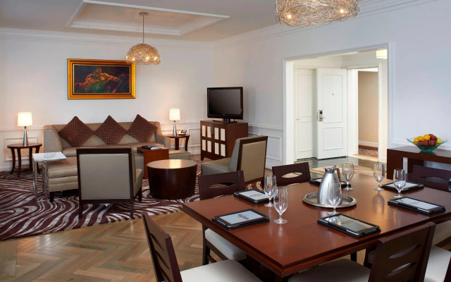 1 Bedroom Double Club Suite