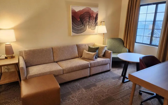 2 Bedrooms Suite