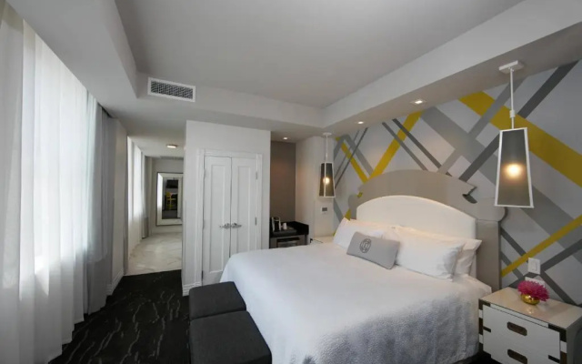 Standard room with city view