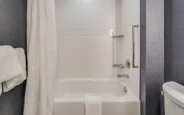 2 Bedrooms Suite with city view