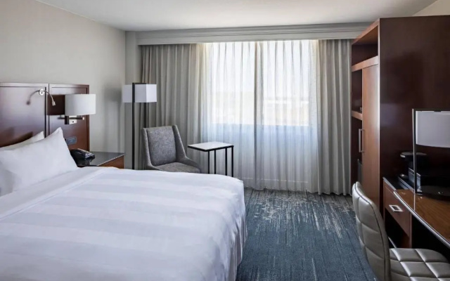 Standard Double room with city view