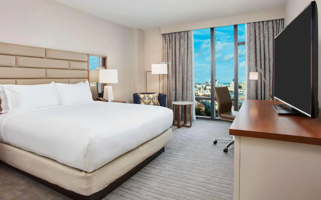 Deluxe Double room with city view