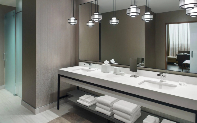 Presidential Double Suite with balcony and with city view