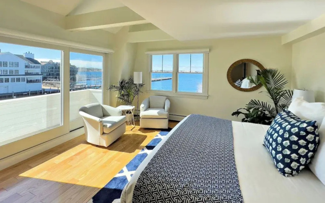 Premier Double Suite with balcony and with harbour view