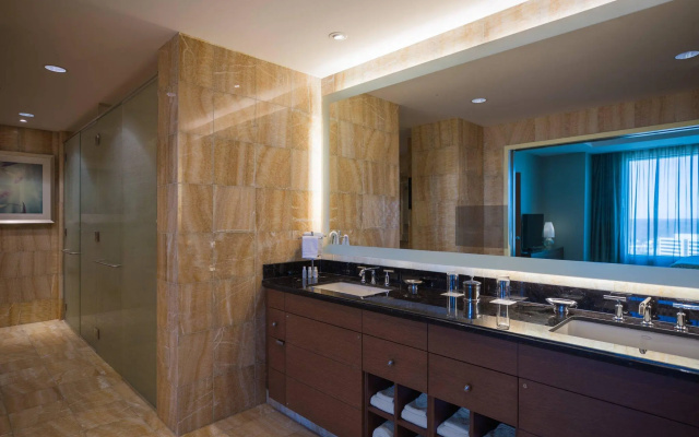 Double Club Suite