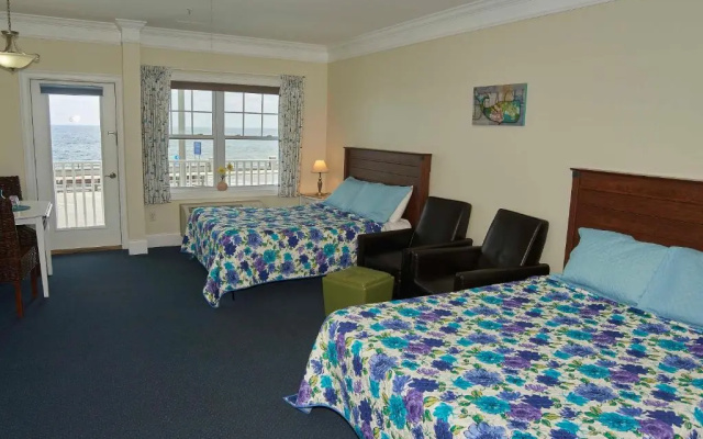 Standard Quadruple room with ocean view