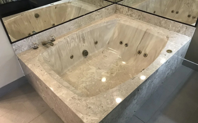 1 Bedroom Suite