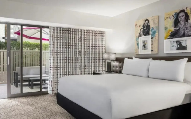Ultra Hip Patio Double room