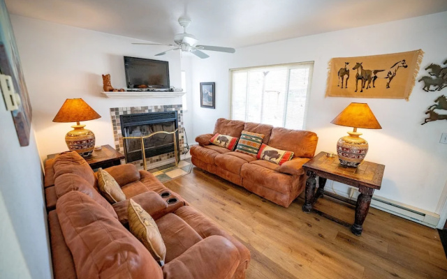 Standard Quadruple room with mountain view