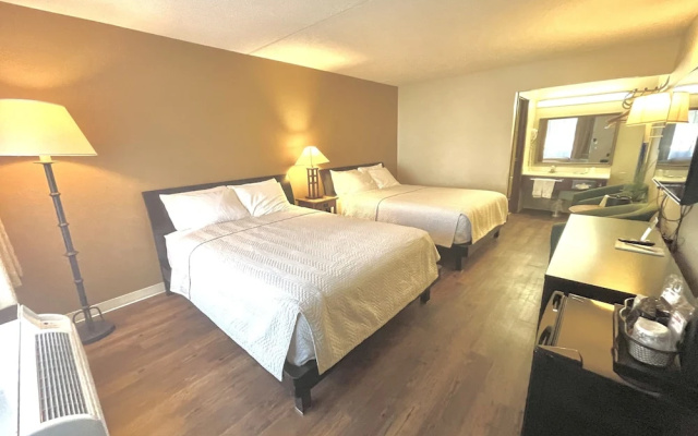 Standard Quadruple Basement room