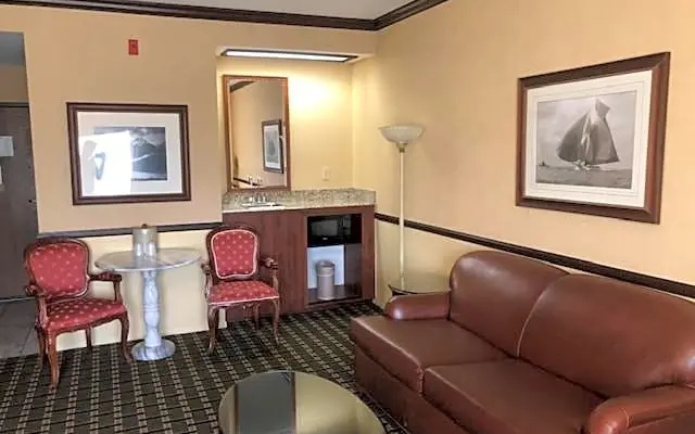 1 Bedroom Suite