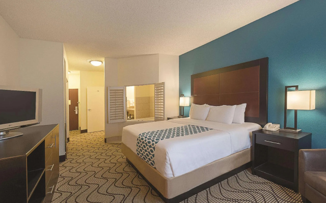 Deluxe Double Studio Suite